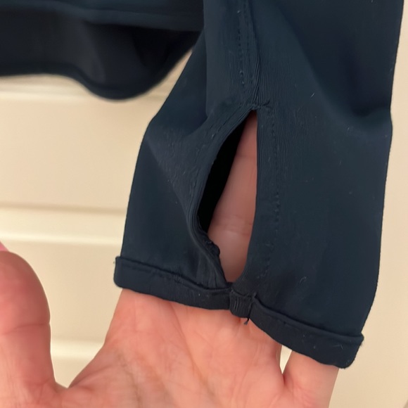 Yogalicous Light Jacket Streamline Full Zipper - Like New - X-Small - Picture 3 of 4